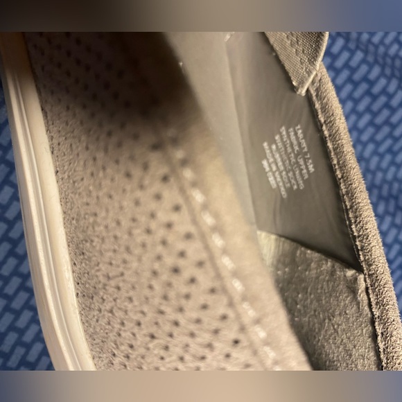 Gray Slip On Steve Madden Shoes size 7.5 (runs smaller) - Picture 8 of 10